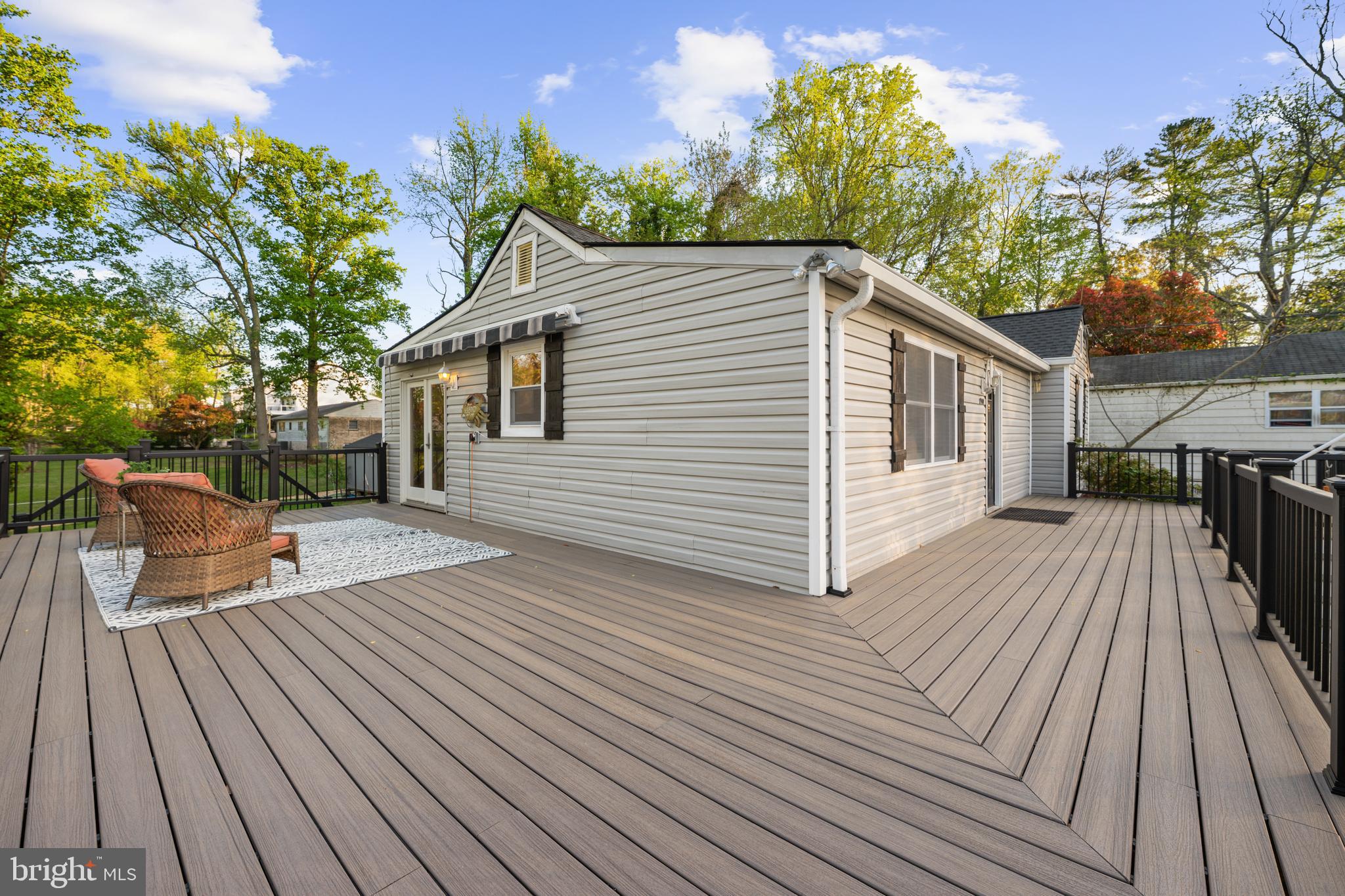 EDGEWATER - Residential