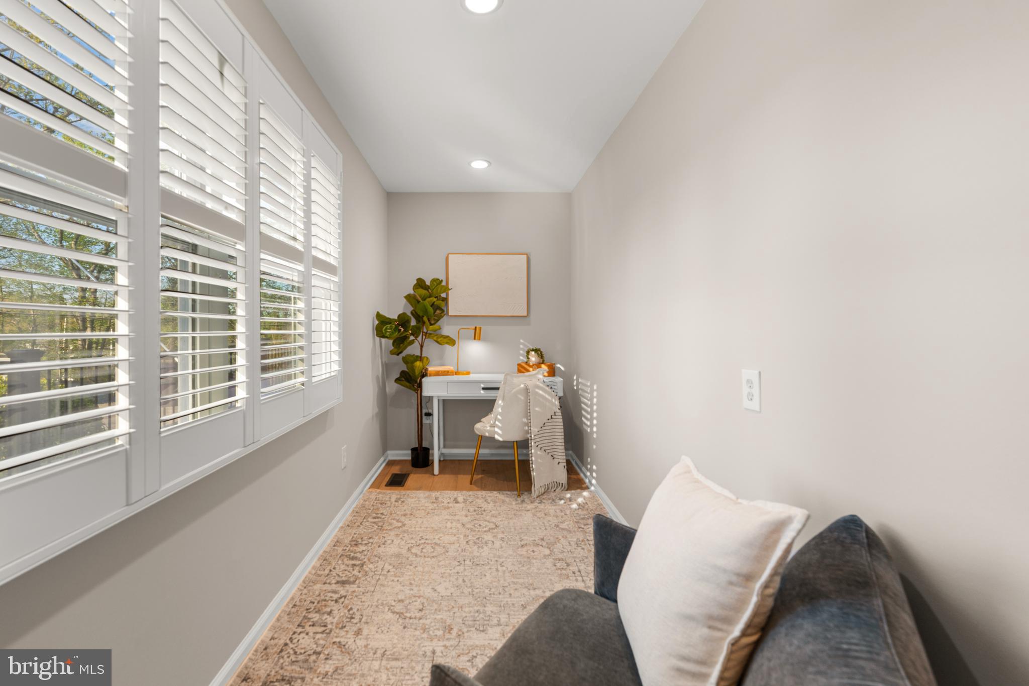 EDGEWATER - Residential