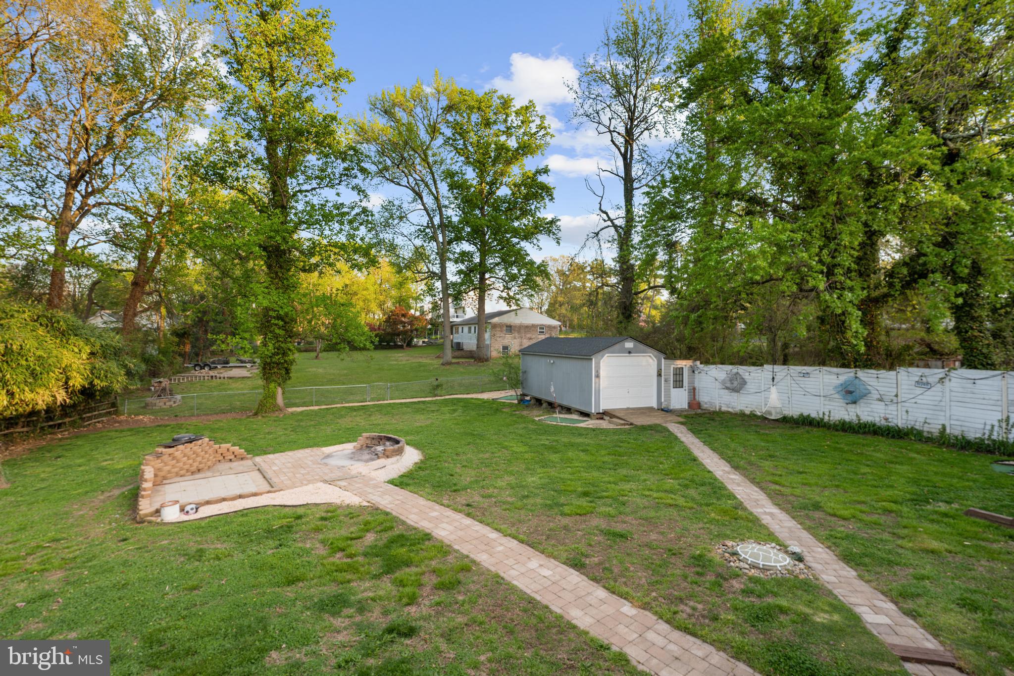 EDGEWATER - Residential