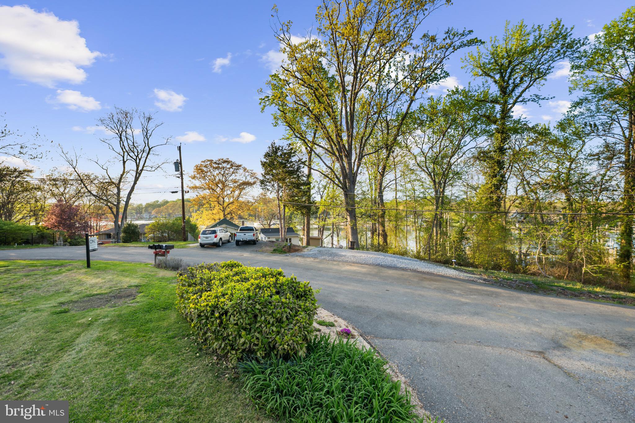 EDGEWATER - Residential