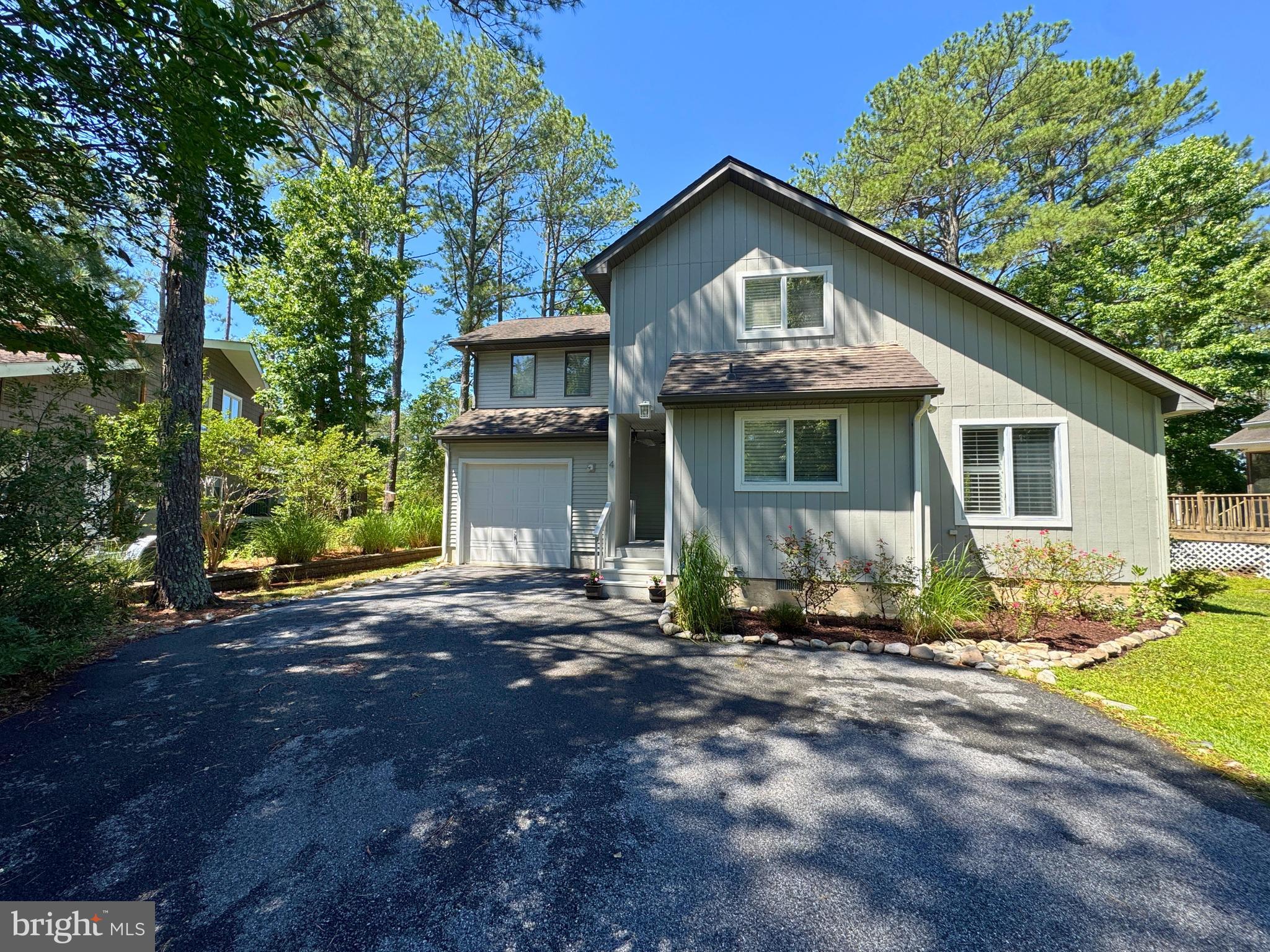 4 OXFORD COURT