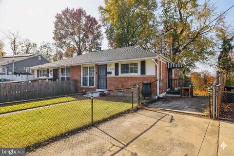 Photo of 2707 Bellbrook Street, TEMPLE HILLS, MD 20748 (MLS # MDPG2186022)