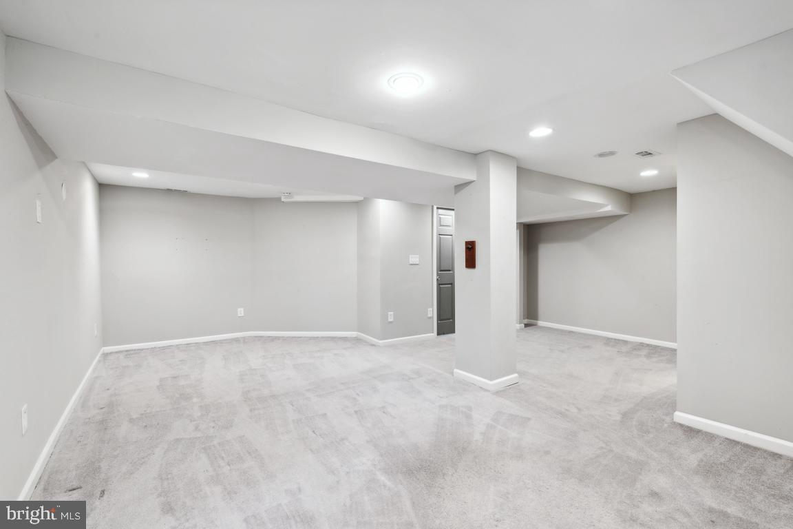 MOUNT WASHINGTON - Residential