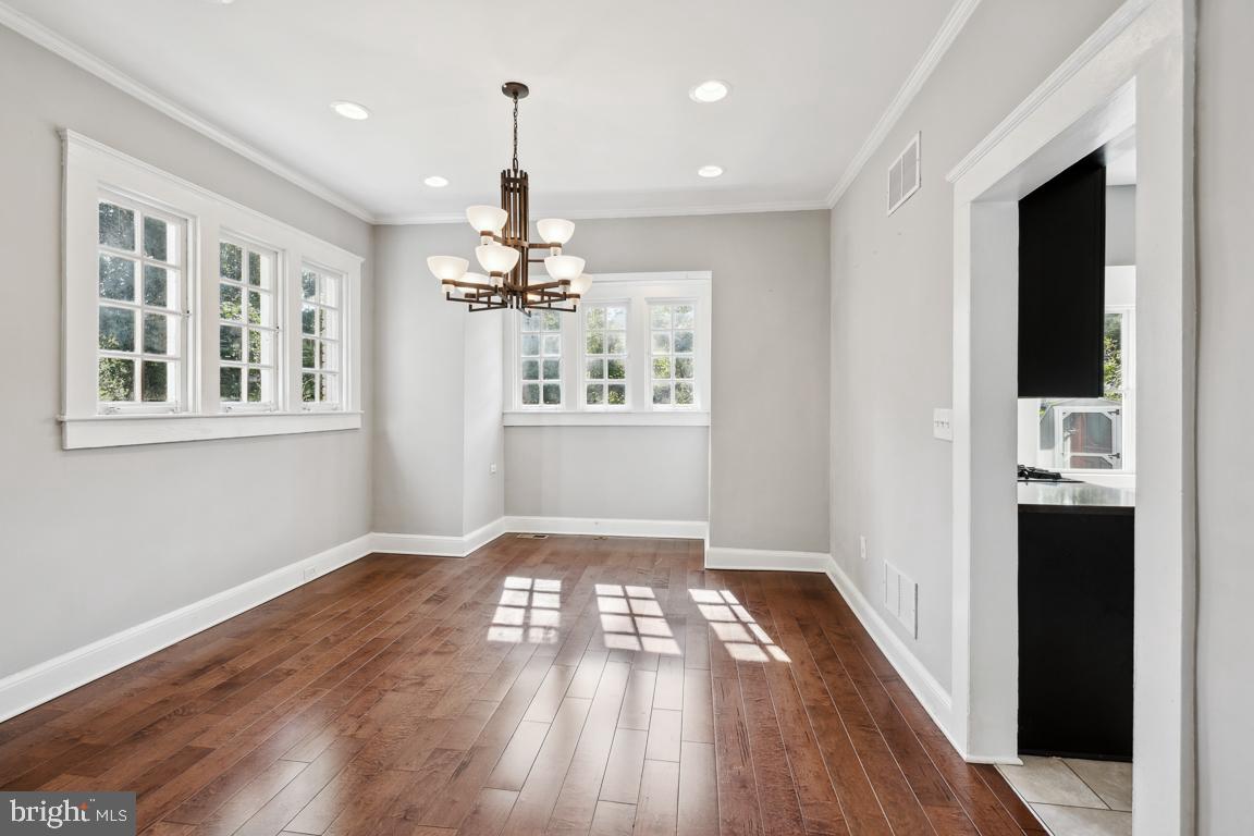 MOUNT WASHINGTON - Residential