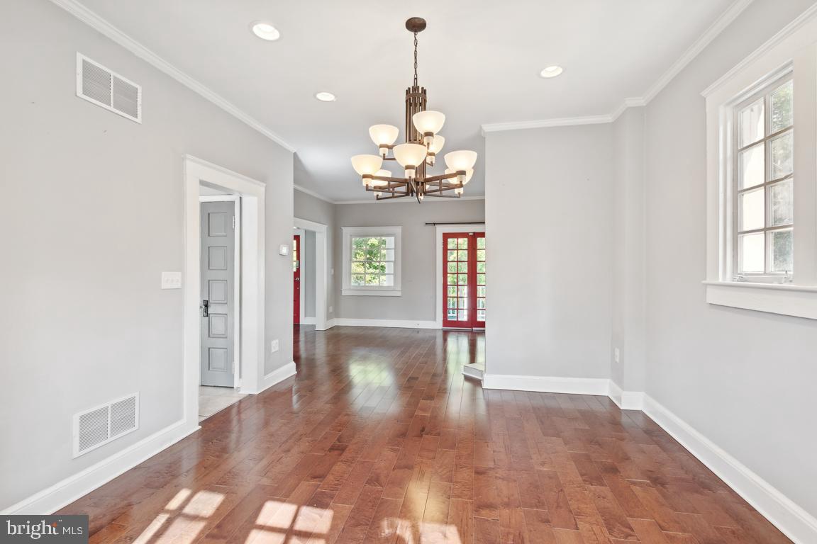 MOUNT WASHINGTON - Residential