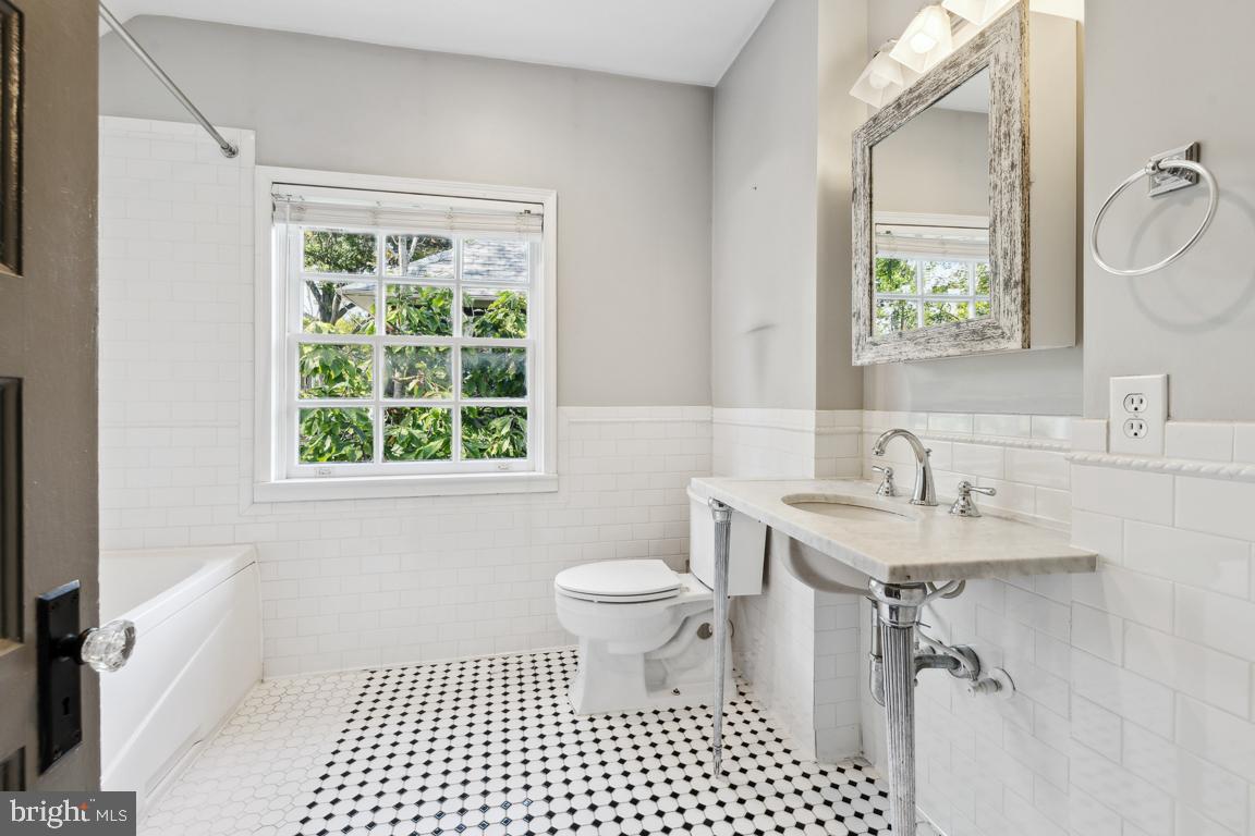 MOUNT WASHINGTON - Residential