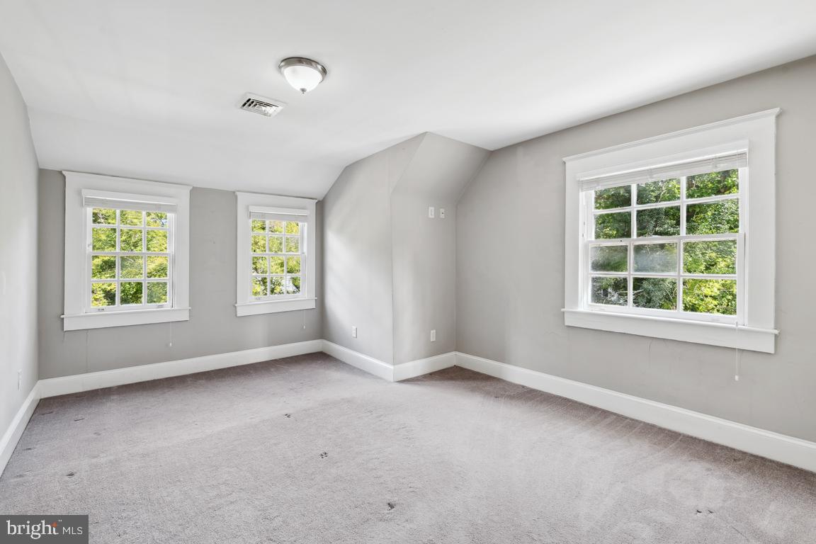 MOUNT WASHINGTON - Residential