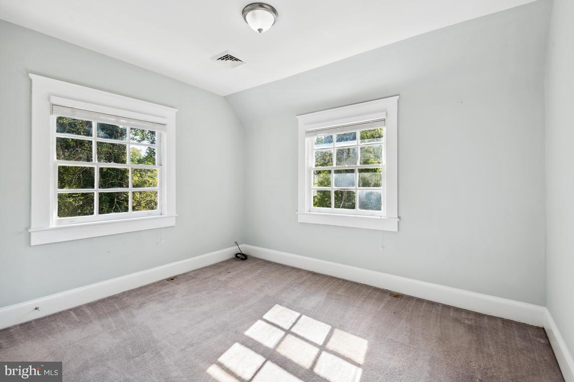 MOUNT WASHINGTON - Residential