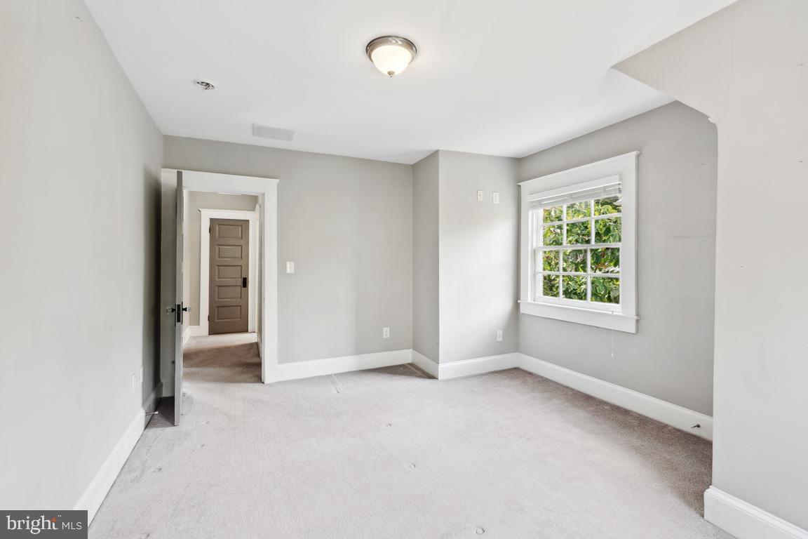 MOUNT WASHINGTON - Residential