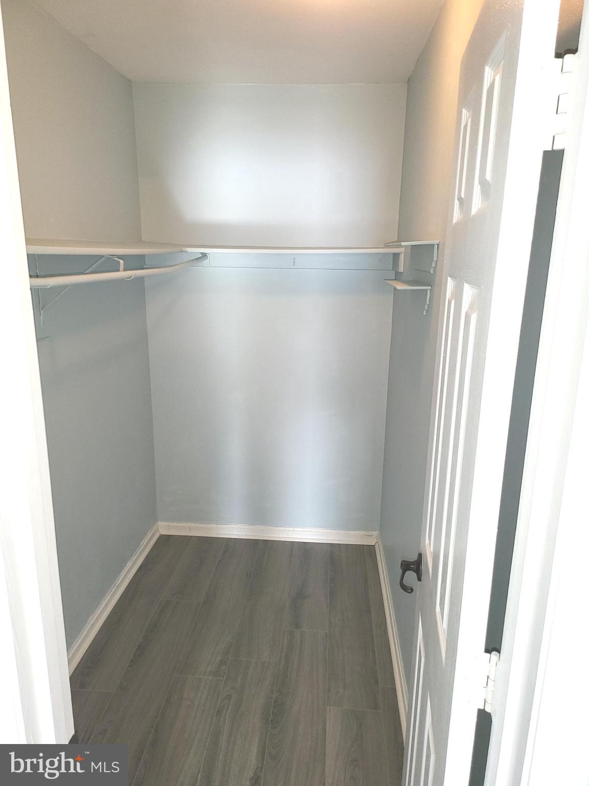 ROLLING OAKS - Residential Lease