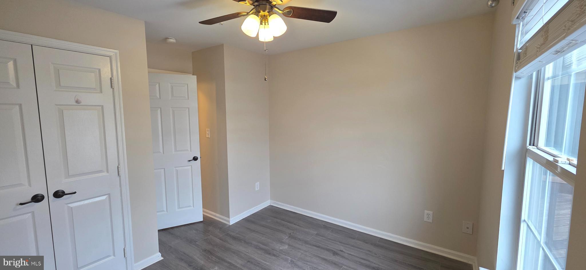 ROLLING OAKS - Residential Lease