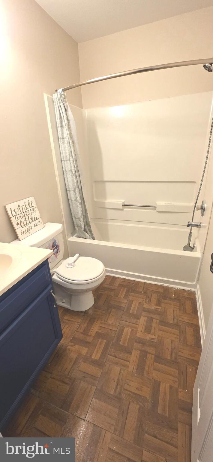 ROLLING OAKS - Residential Lease