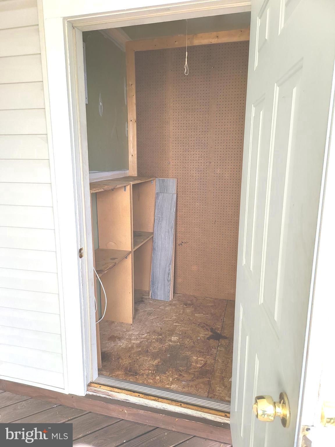 ROLLING OAKS - Residential Lease