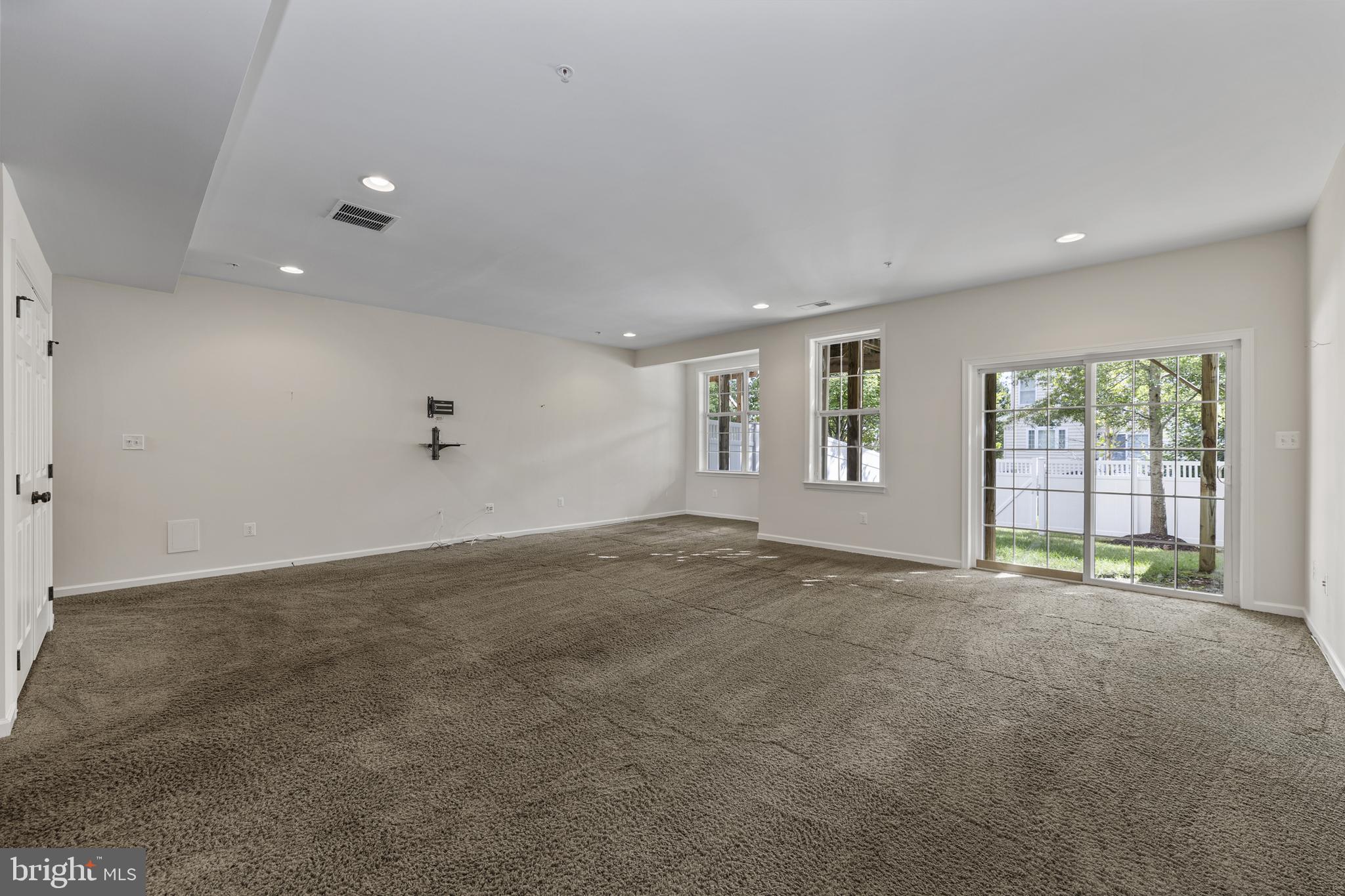 MARLBORO RIDGE - Residential