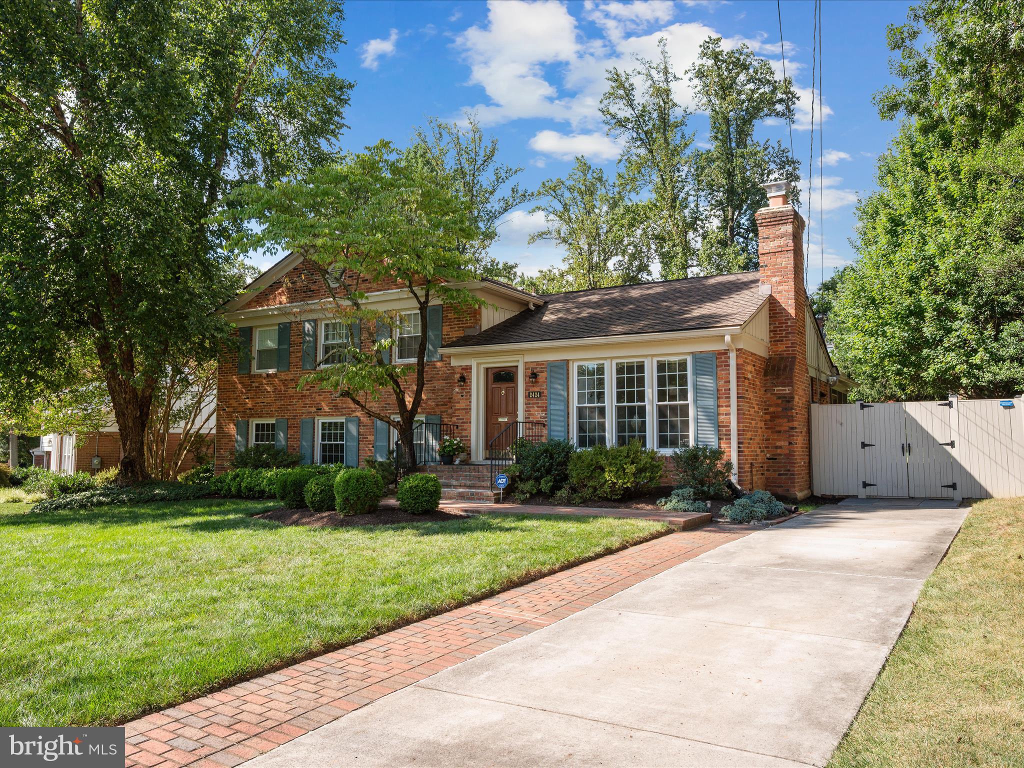 2424 CLAREMONT DRIVE