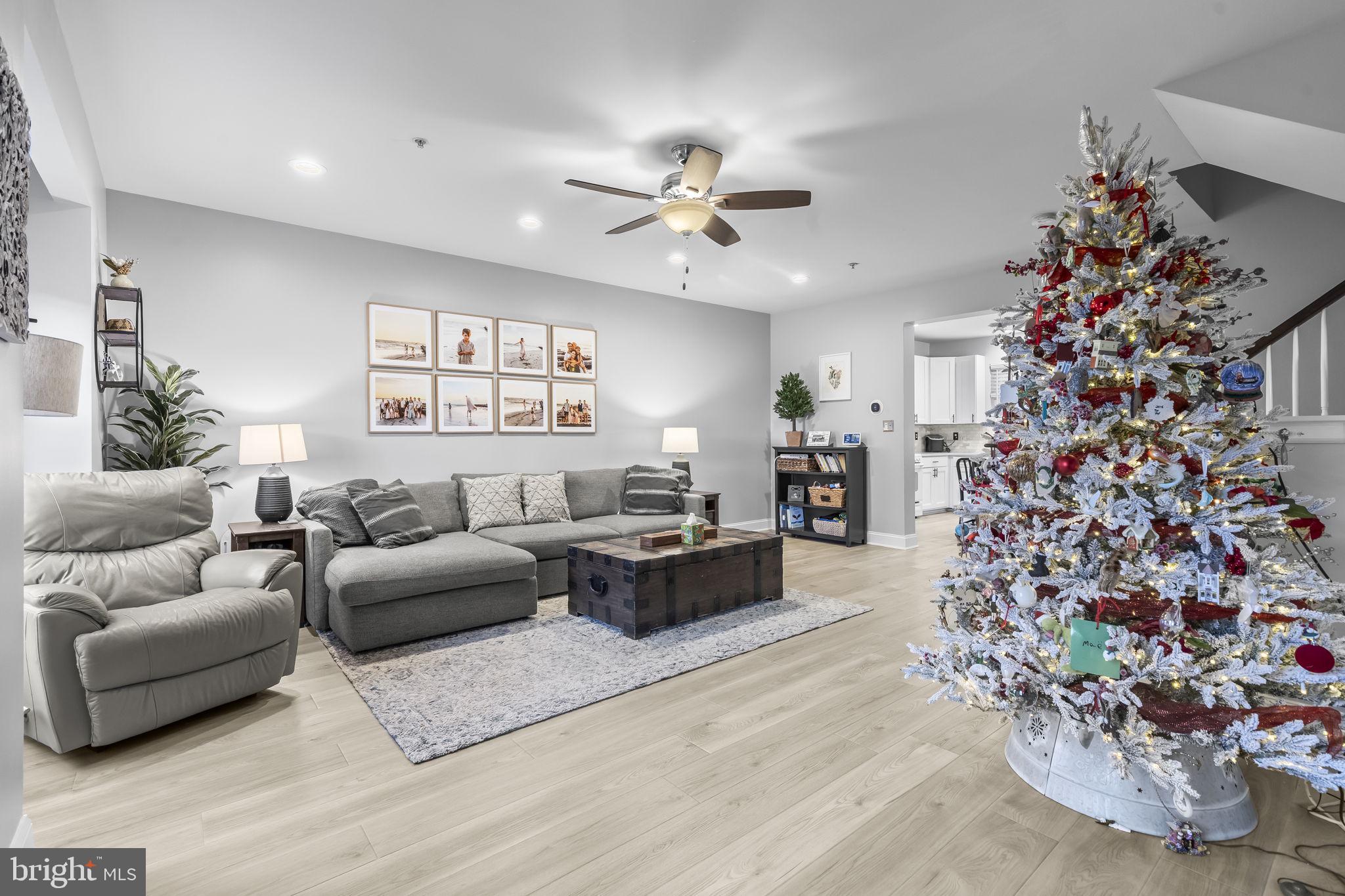 RIVER OAKS - Residential