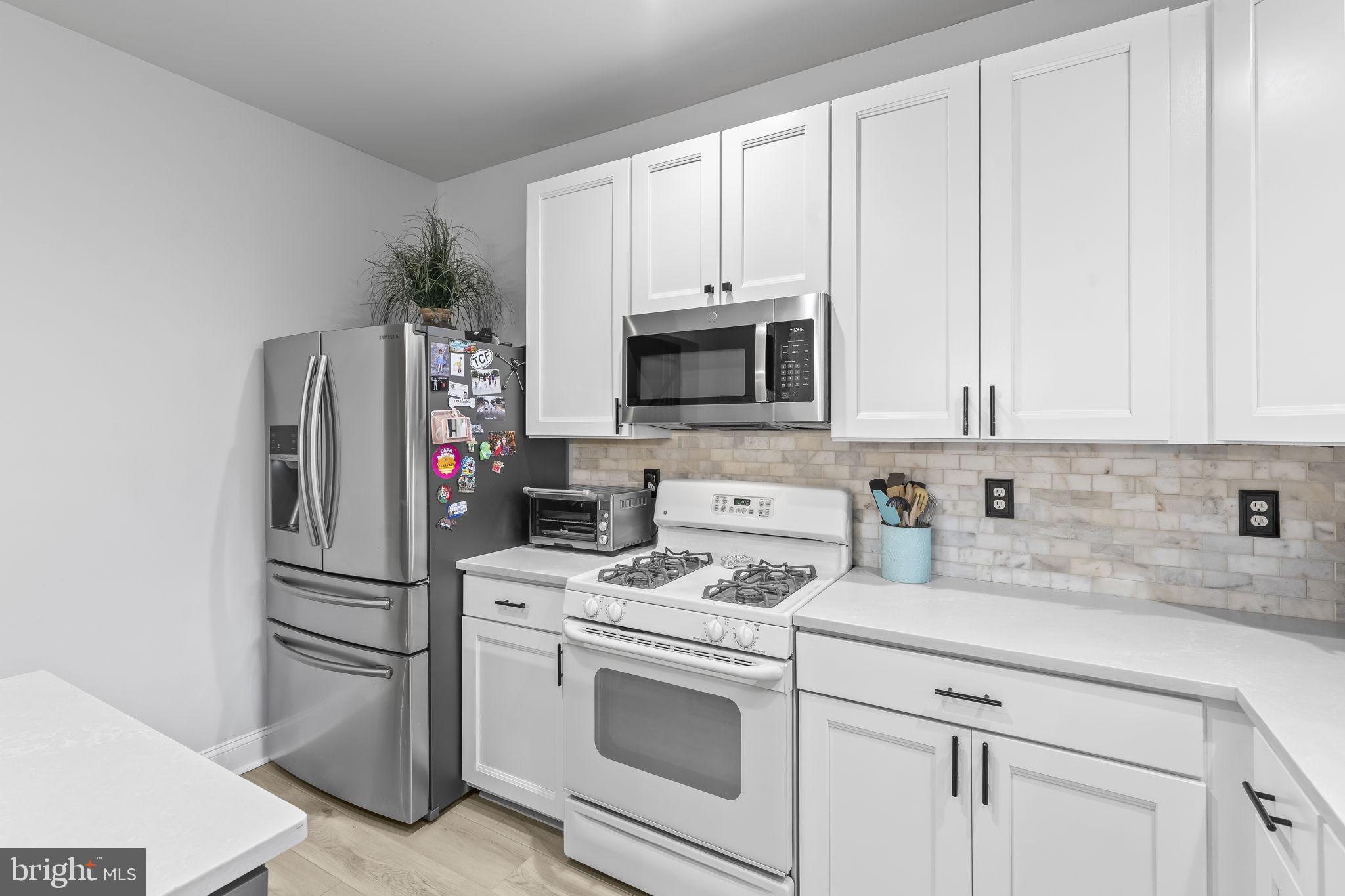 RIVER OAKS - Residential