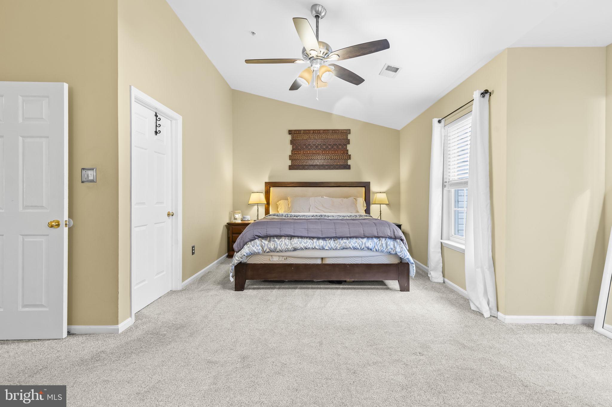 RIVER OAKS - Residential