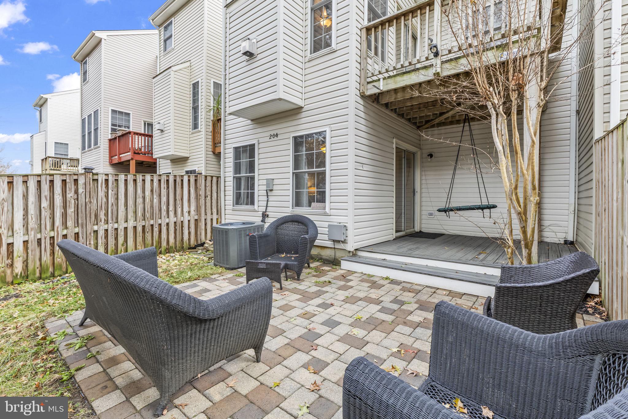 RIVER OAKS - Residential