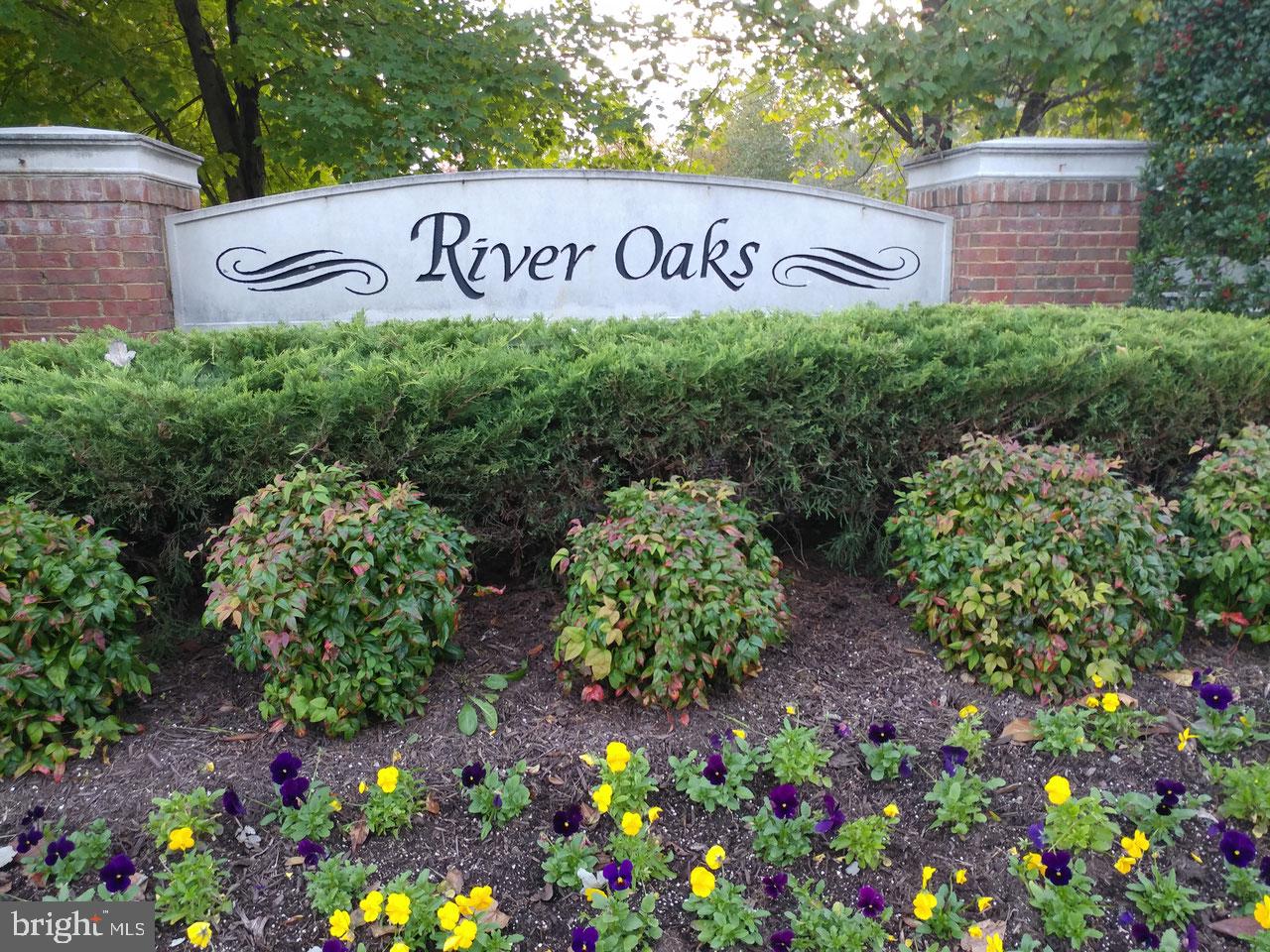 RIVER OAKS - Residential