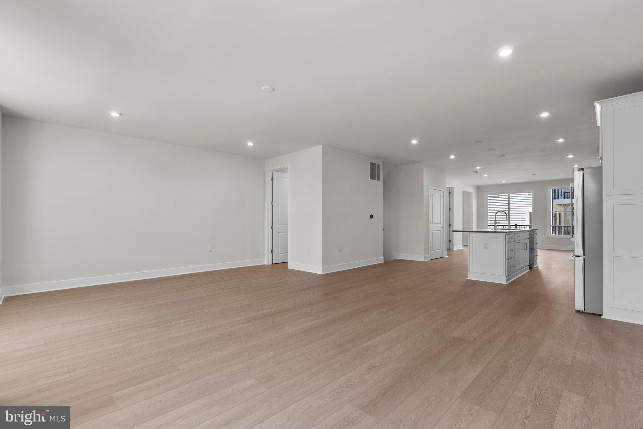 LEXINGTON 7 - Residential