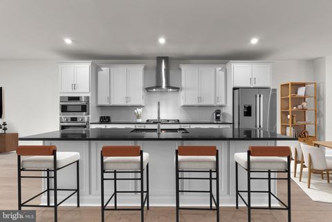 44510 LOWESTOFT SQUARE 21 ASHBURN VA 20147