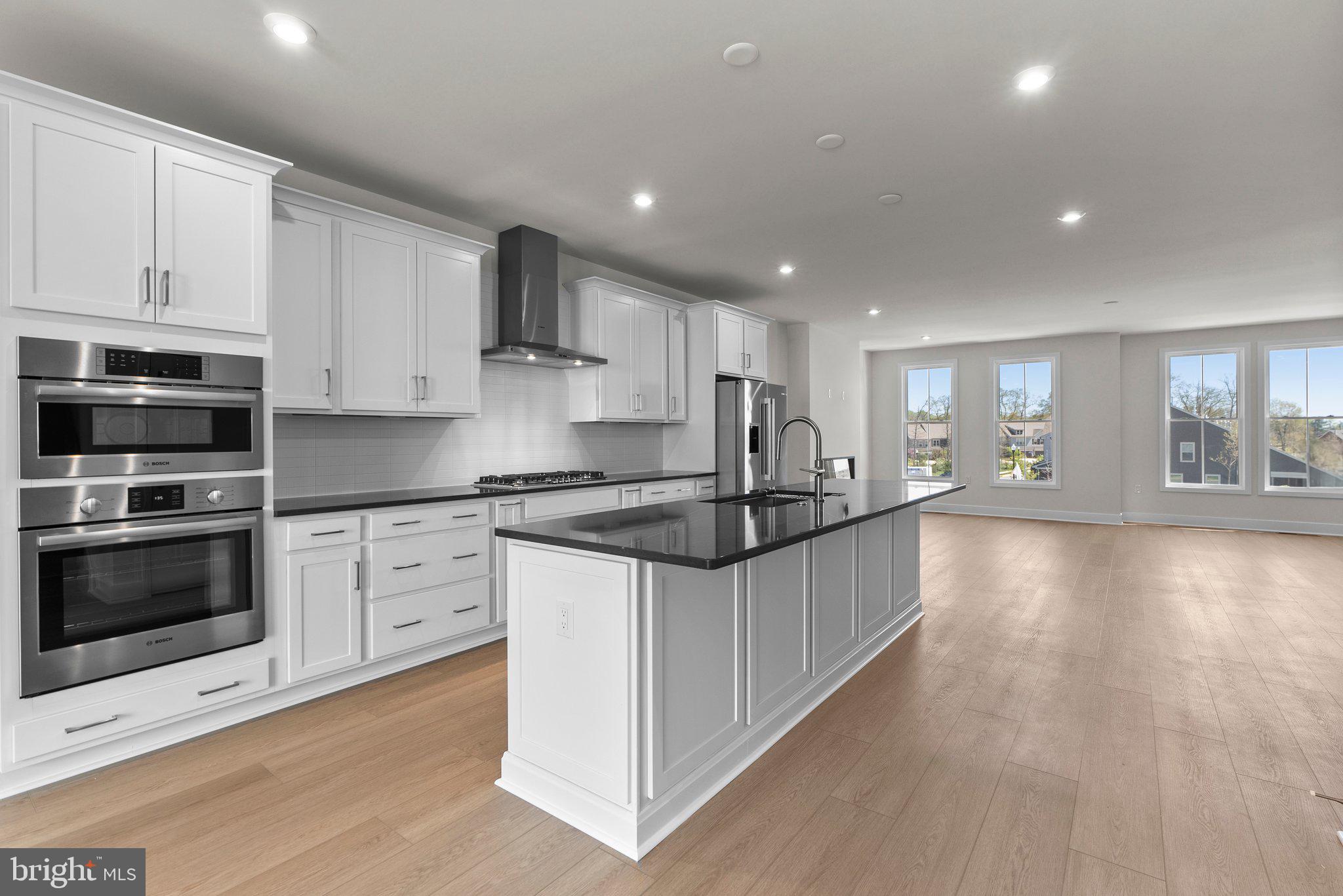 LEXINGTON 7 - Residential