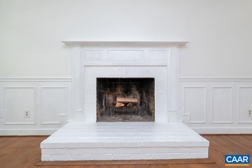 THE VILLAGE SQUARE - Residential