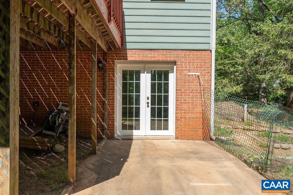 THE VILLAGE SQUARE - Residential