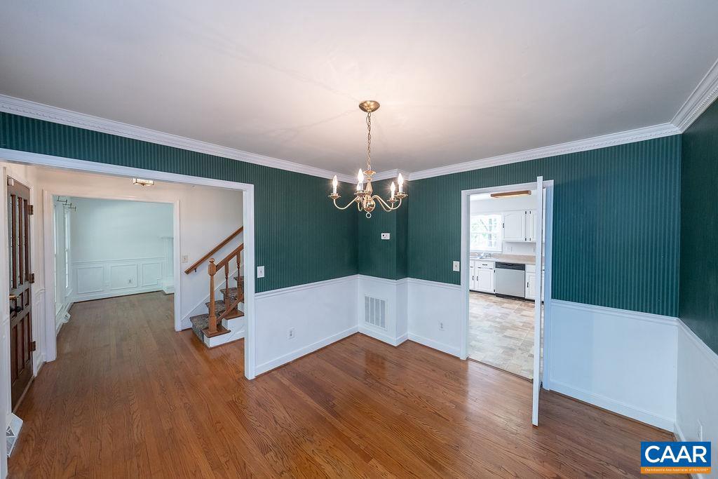 THE VILLAGE SQUARE - Residential