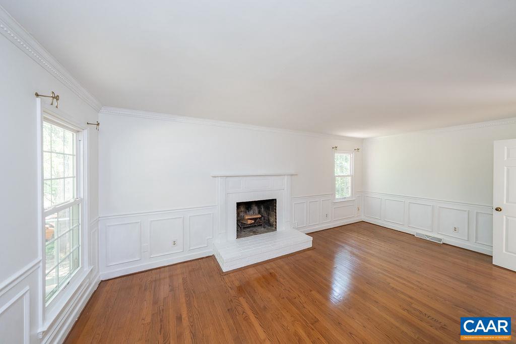 THE VILLAGE SQUARE - Residential