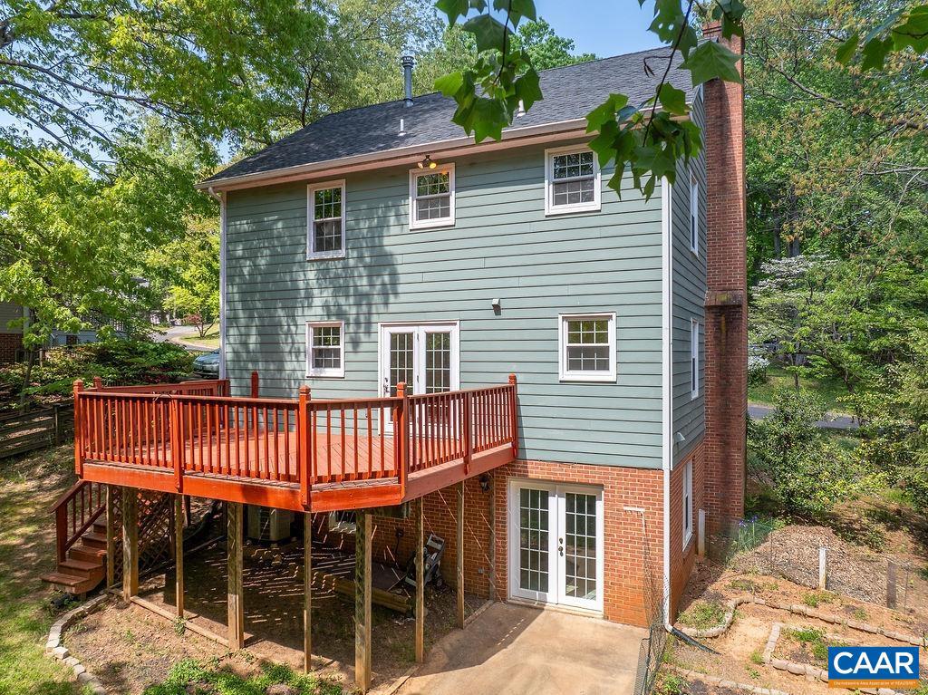 THE VILLAGE SQUARE - Residential