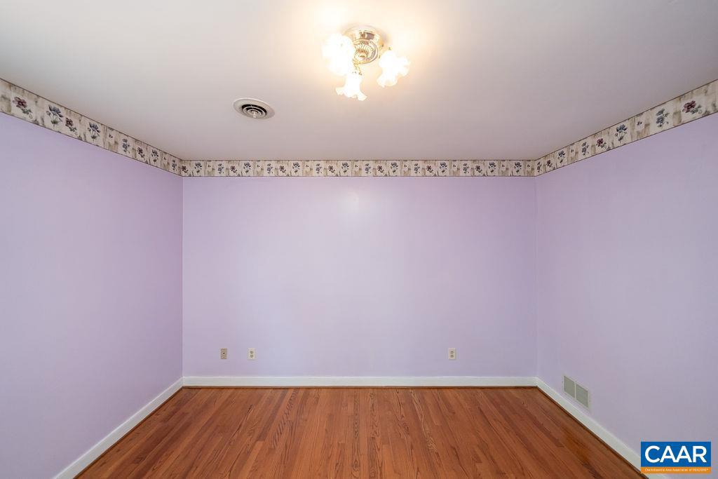 THE VILLAGE SQUARE - Residential