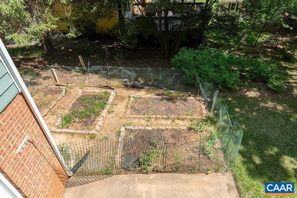 THE VILLAGE SQUARE - Residential