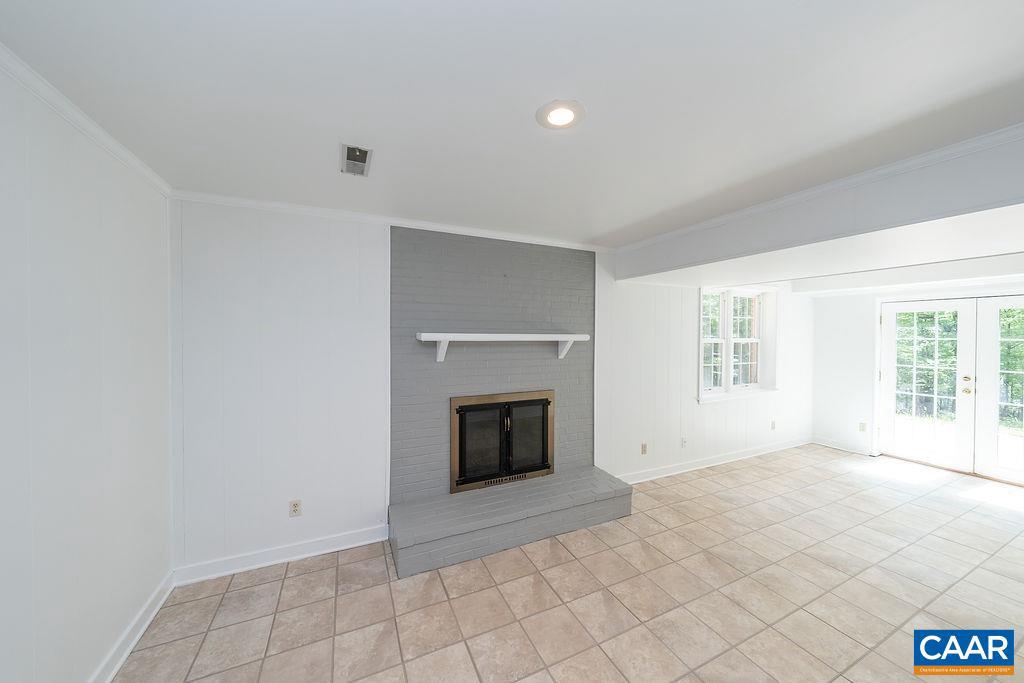 THE VILLAGE SQUARE - Residential