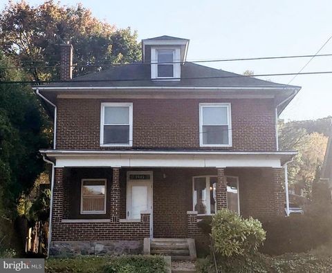 2622 PERKIOMEN AVENUE READING PA 19606