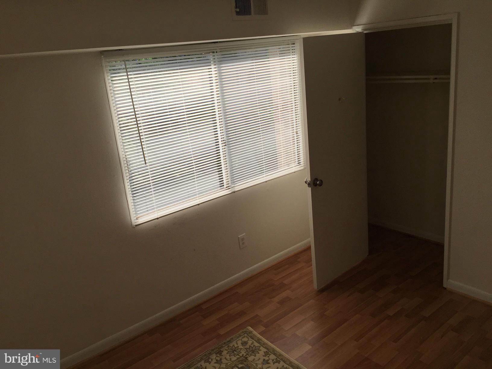 YORKTOWNE SQUARE - Residential Lease