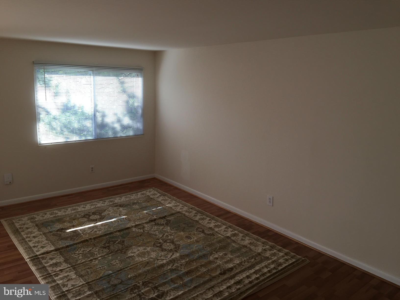 YORKTOWNE SQUARE - Residential Lease