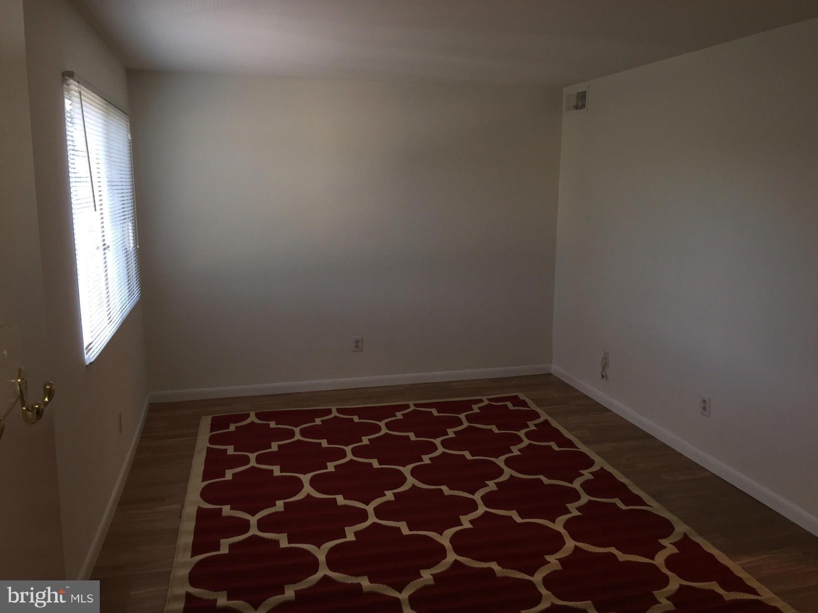 YORKTOWNE SQUARE - Residential Lease