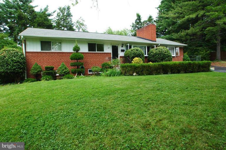 MCLEAN MANOR - Residential Lease