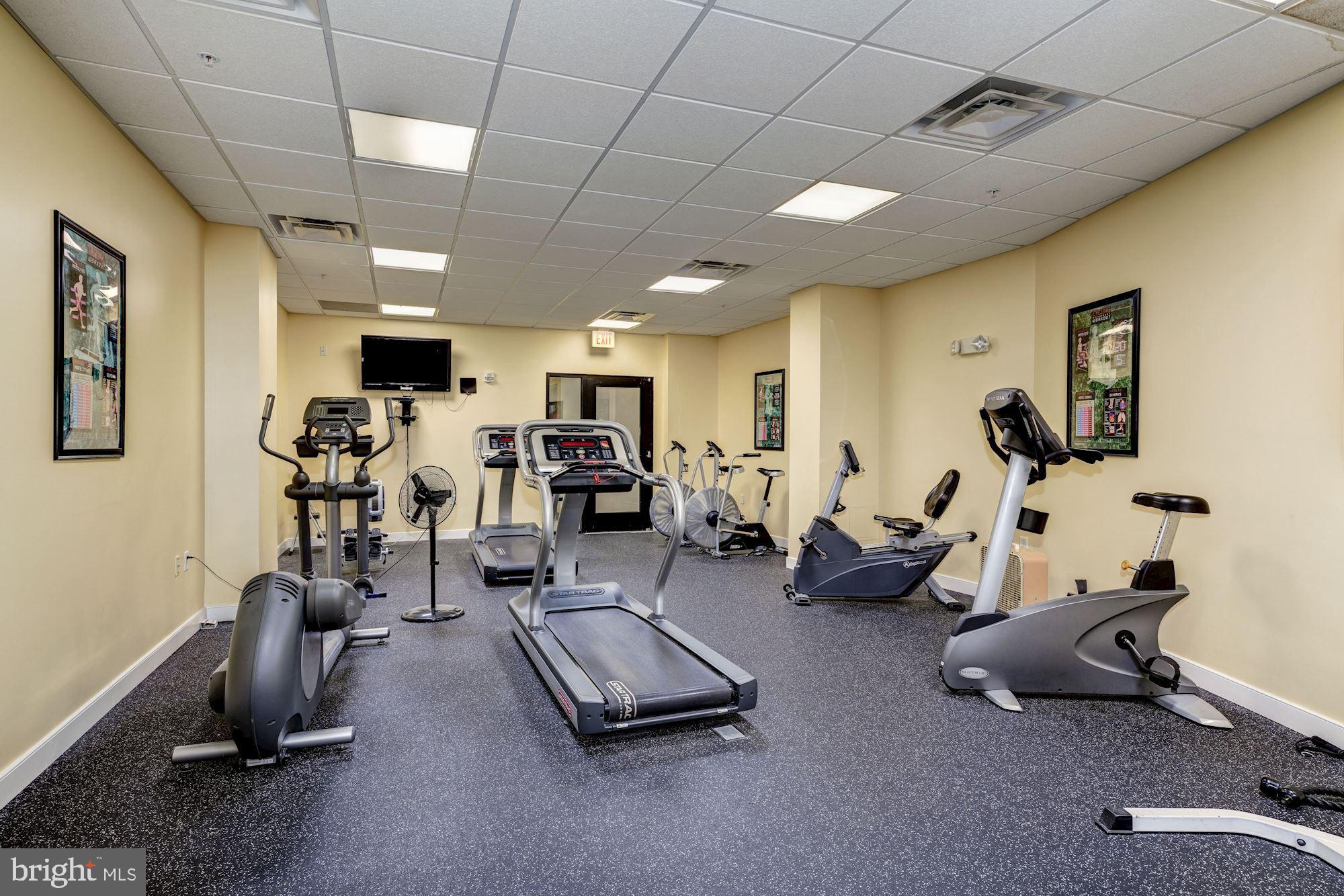 8045 AT SILVER SPRING METRO - Residential