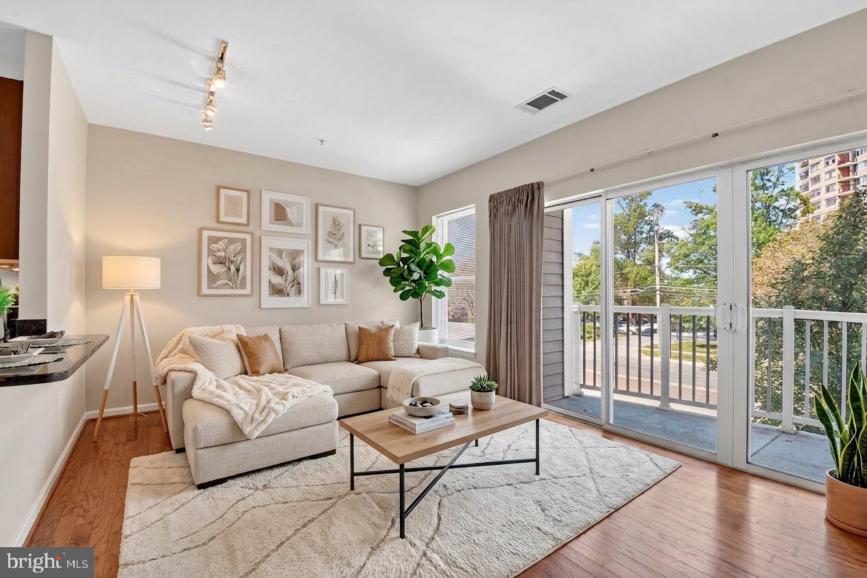 8045 AT SILVER SPRING METRO - Residential