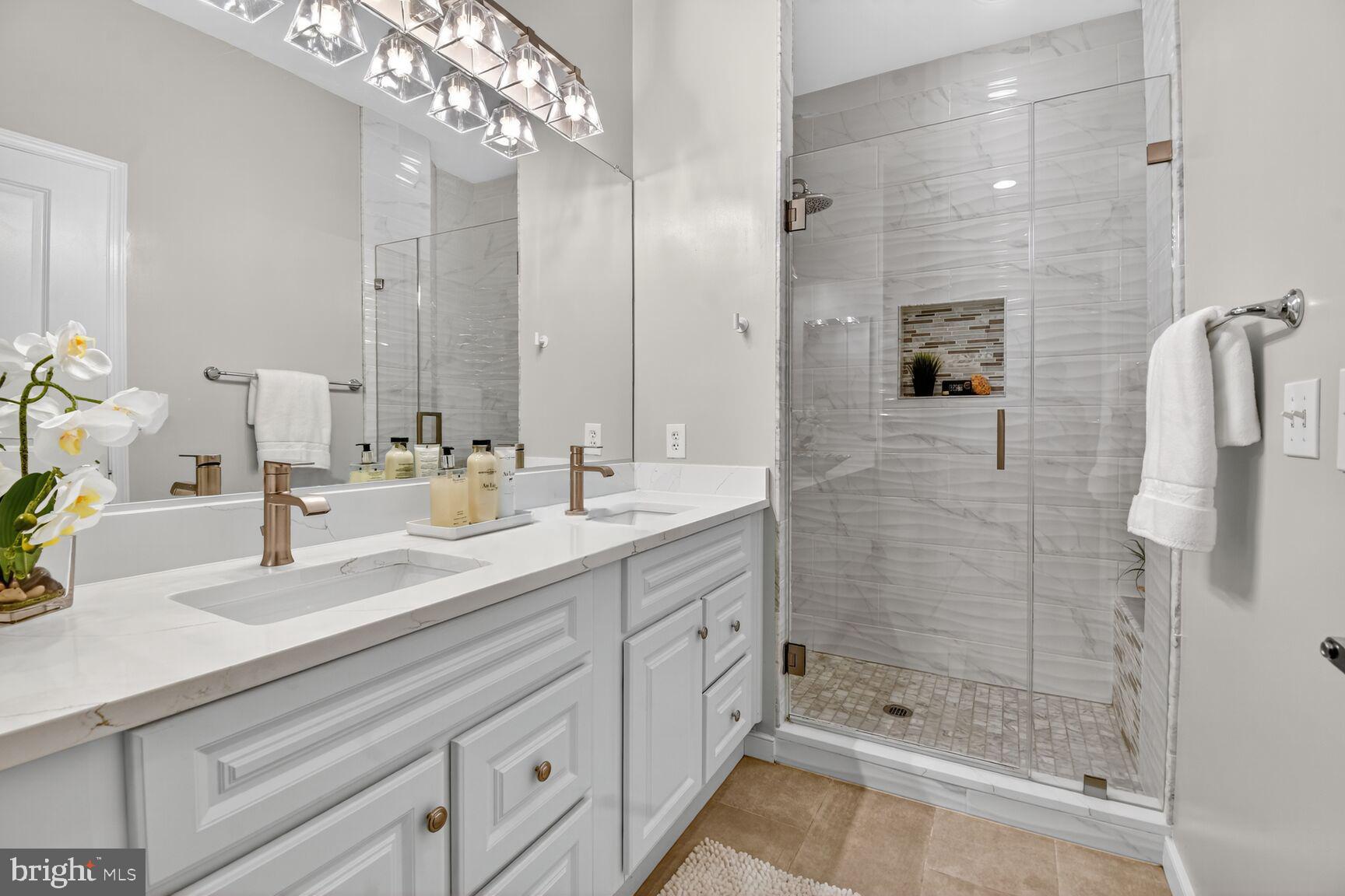 8045 AT SILVER SPRING METRO - Residential