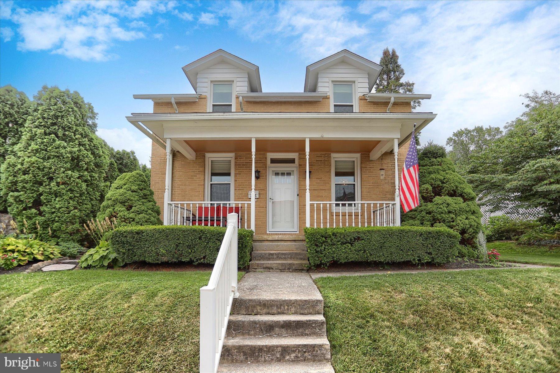 206 W GRANADA AVENUE