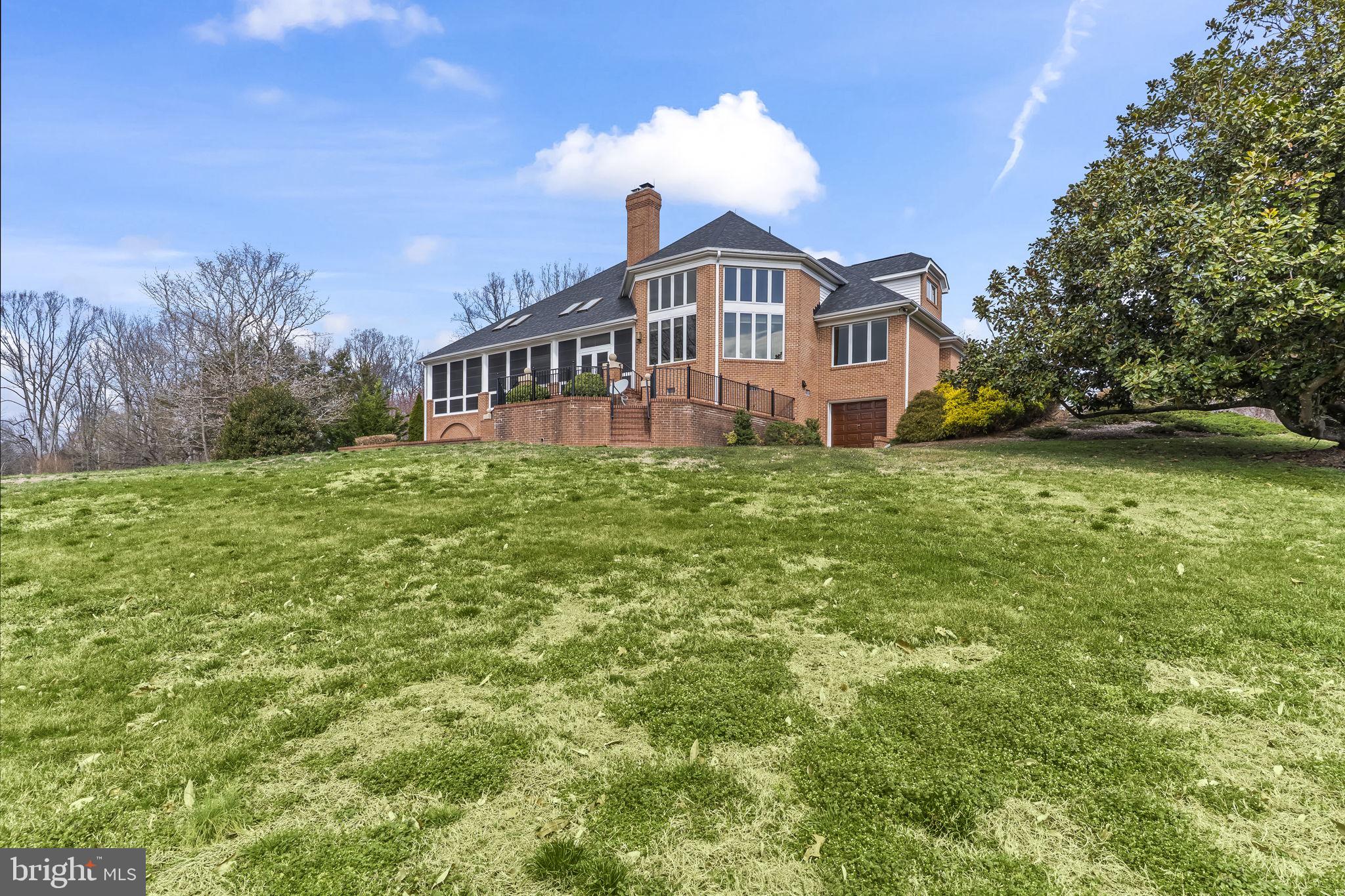 OLD SOUTH COUNTRY CLUB - Residential