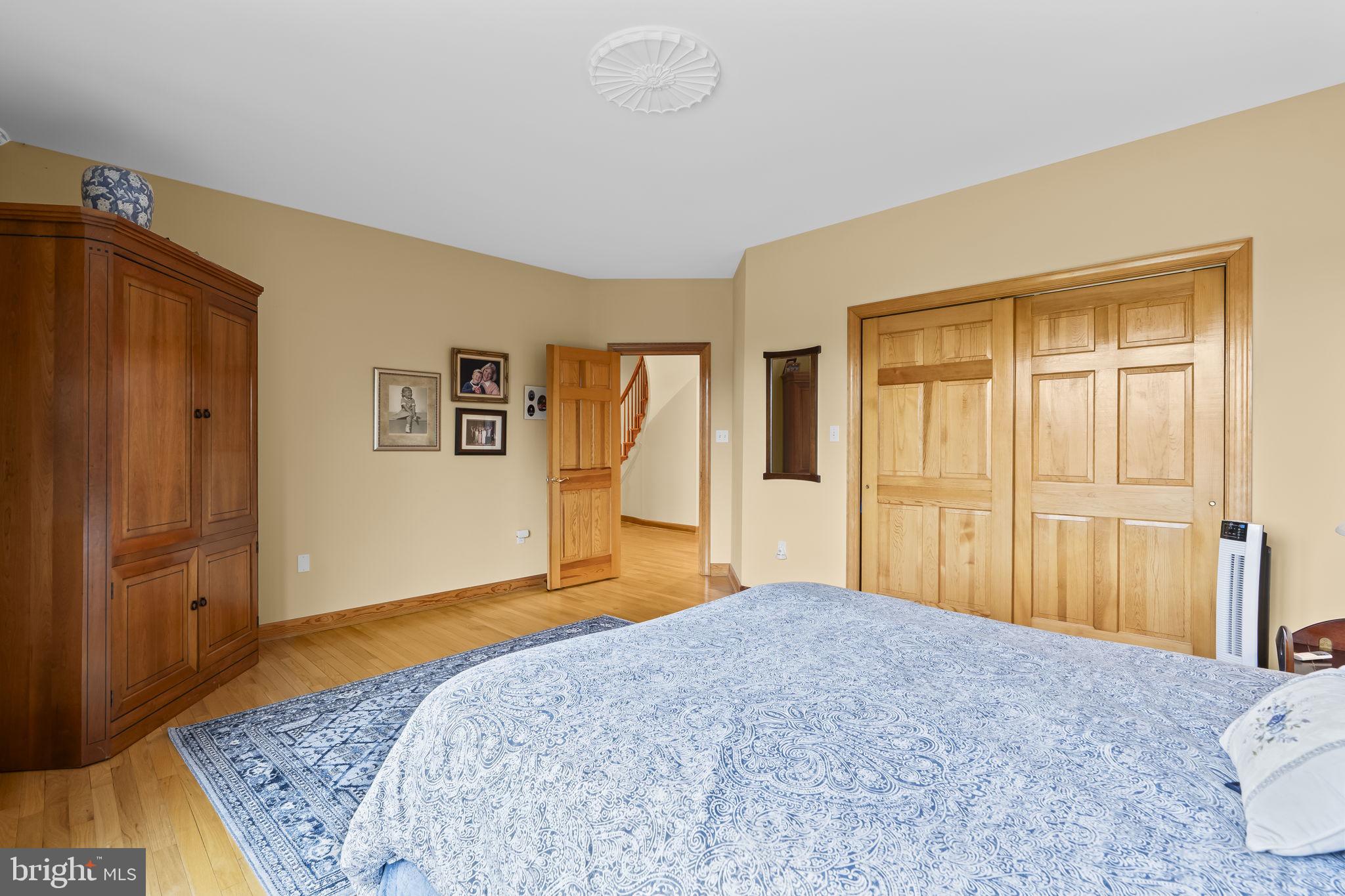 OLD SOUTH COUNTRY CLUB - Residential