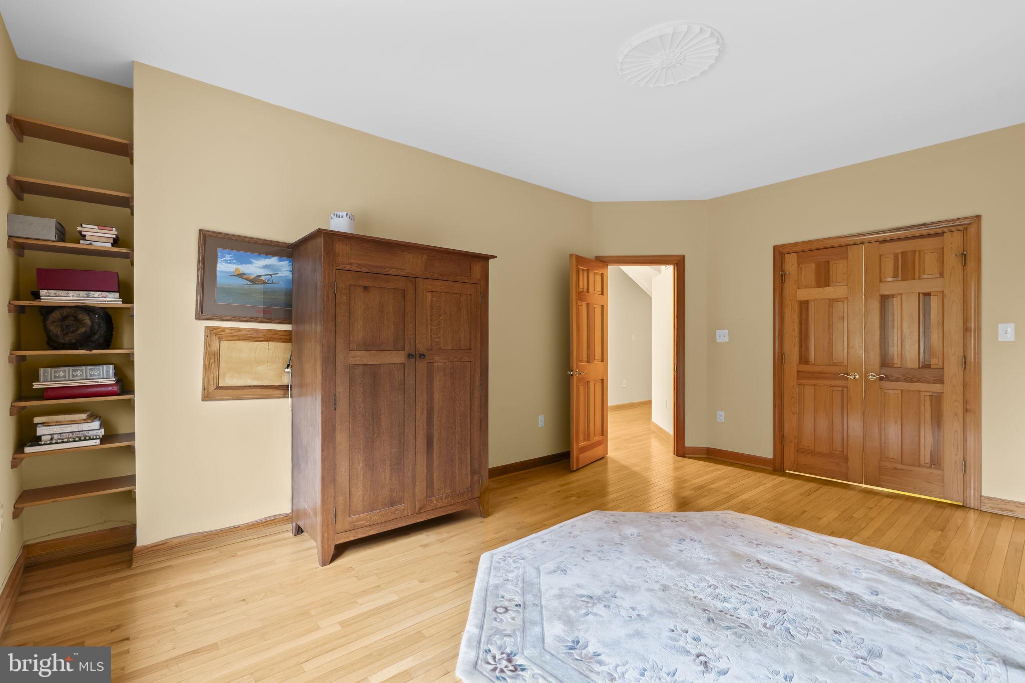 OLD SOUTH COUNTRY CLUB - Residential