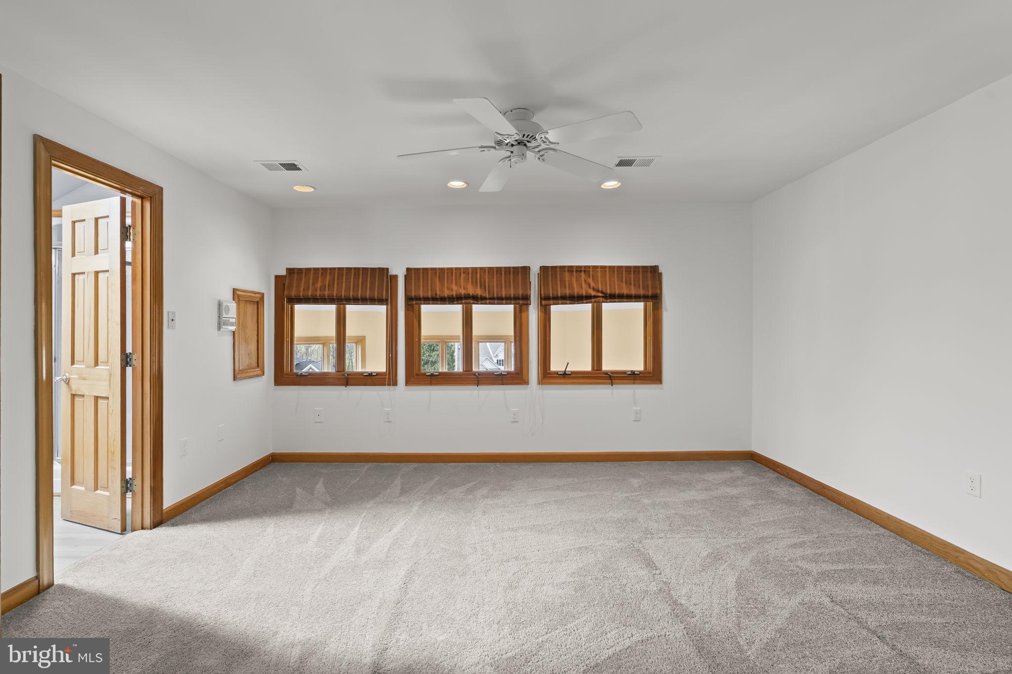 OLD SOUTH COUNTRY CLUB - Residential