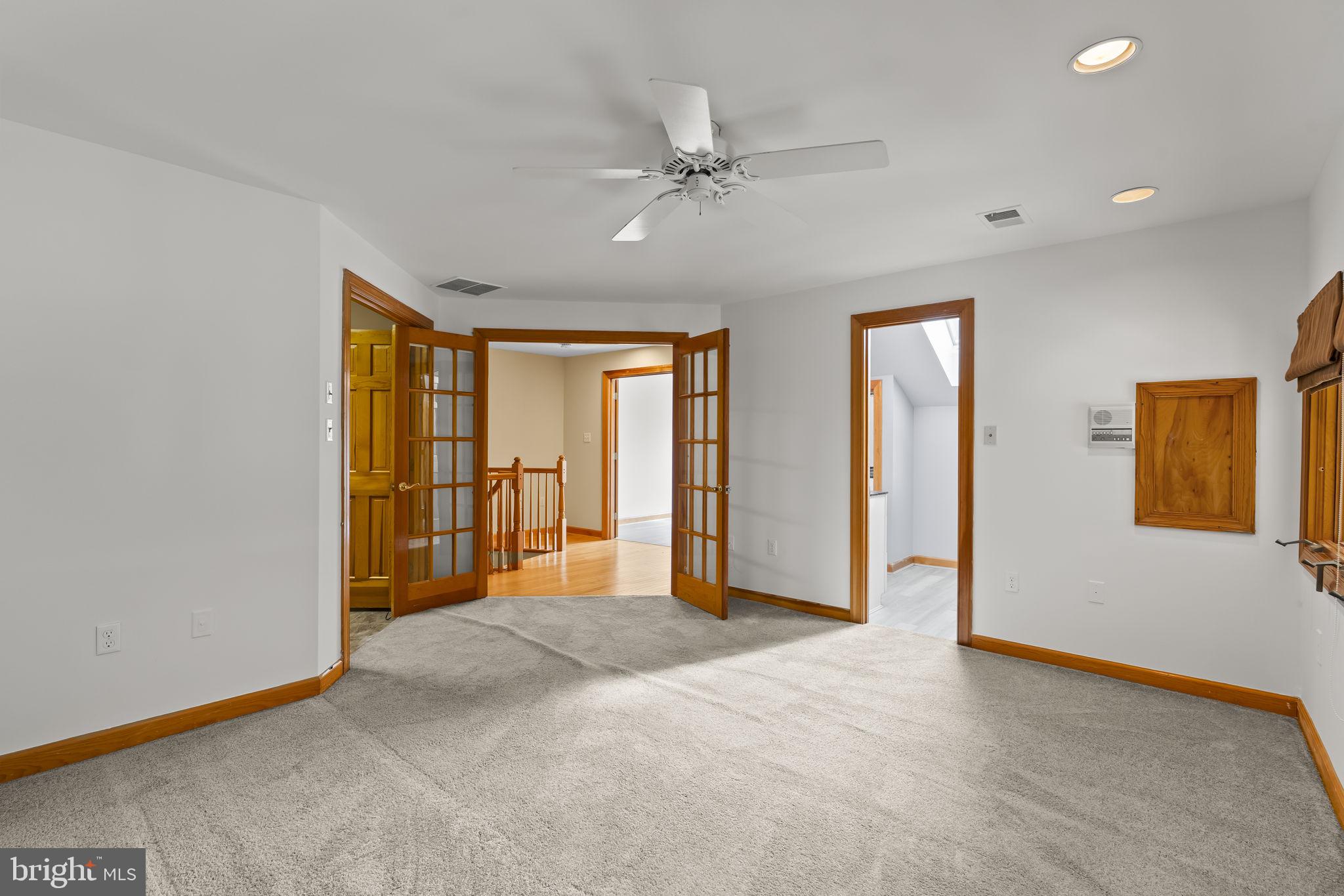 OLD SOUTH COUNTRY CLUB - Residential