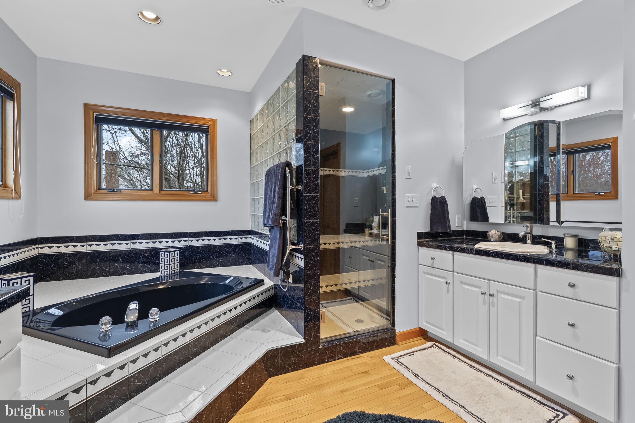 OLD SOUTH COUNTRY CLUB - Residential